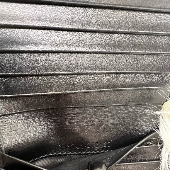 Gucci Black Horesebit Embossed Wallet - Picture 3 of 5